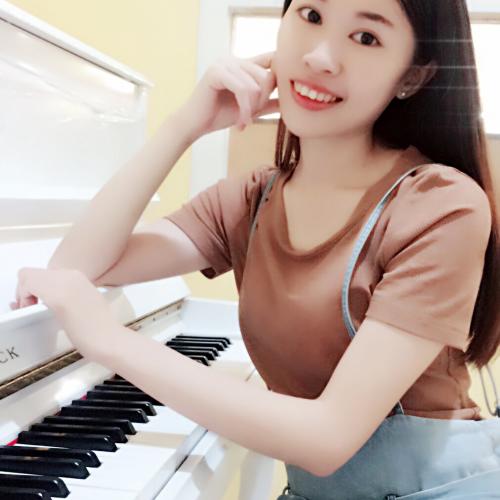 宝安钢琴家教黄老师